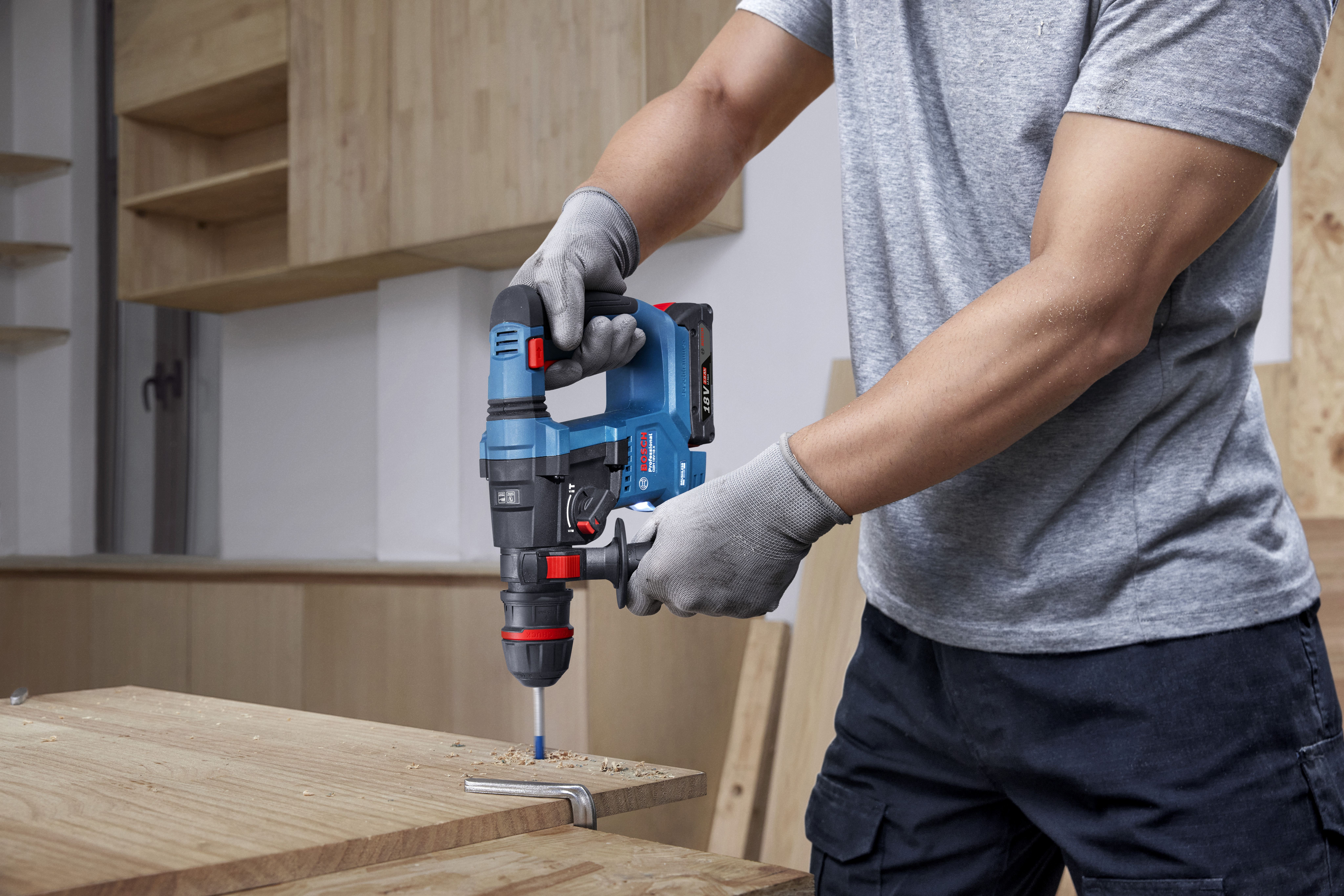 Amazon | Bosch Professional 18V System Akku Bohrhammer GBH